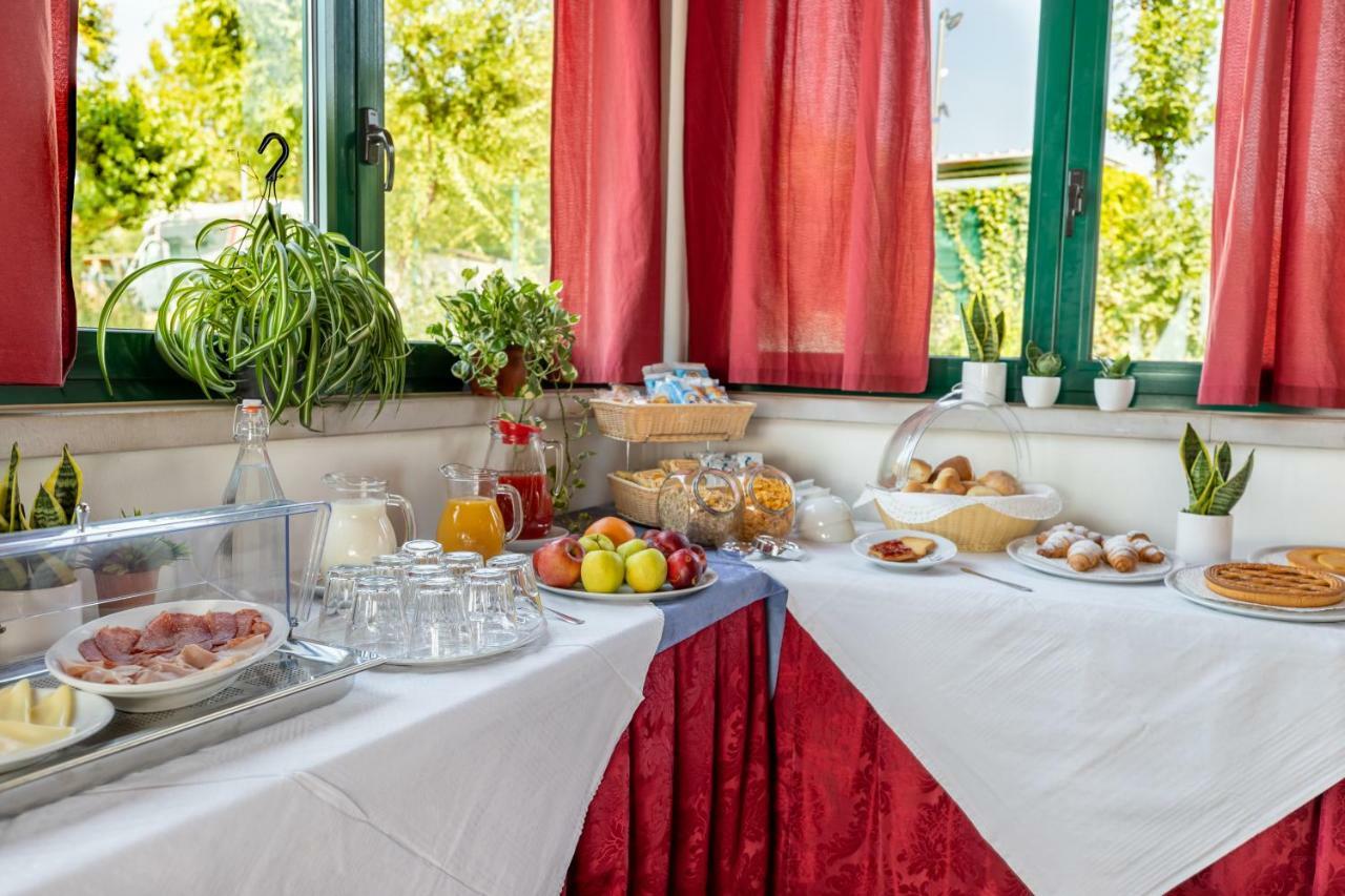 Aparthotel Borgo Blu Poggio Lazise Exterior foto